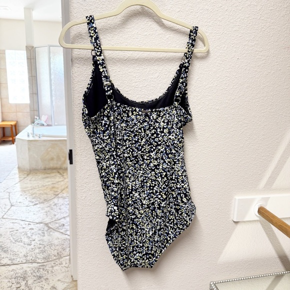 CALVIN KLEIN SWIMWEAR Ruched Side One Piece Swimsuit Black Floral 14 - Picture 3 of 3